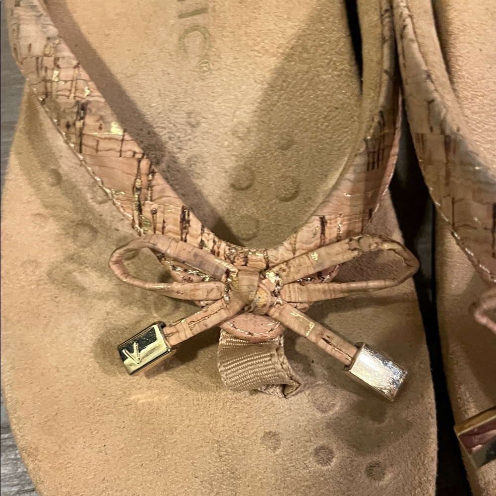 Vionic Bella II sandals tan cork thong sandals size 6 comfort flip flops - Picture 3 of 6